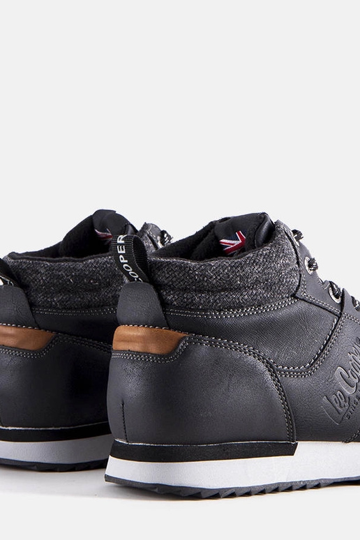 Musta talve matkasobivad saapad,...