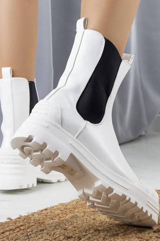 Crispo naiste valged poolsaapad