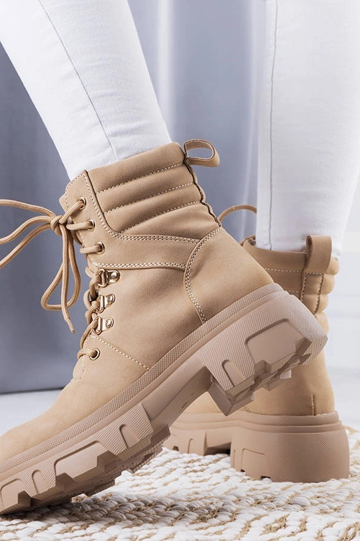 Beežid poolsaapad massiivse Lyric...