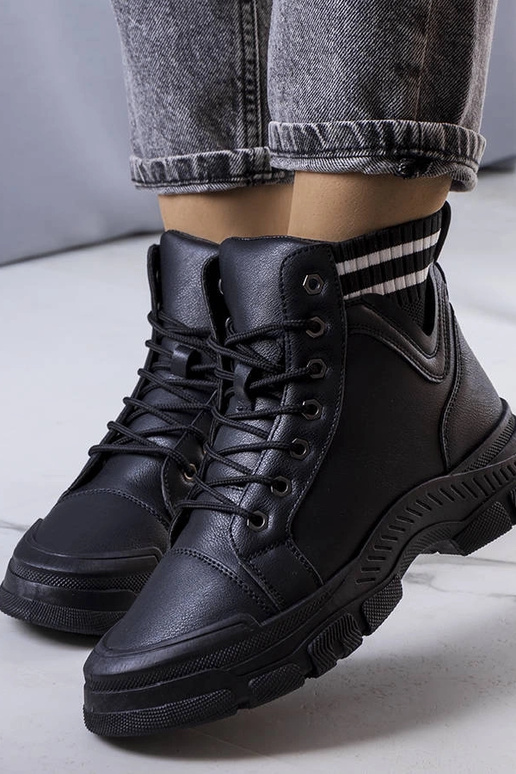 Innesi mustad isoleeritud saapad