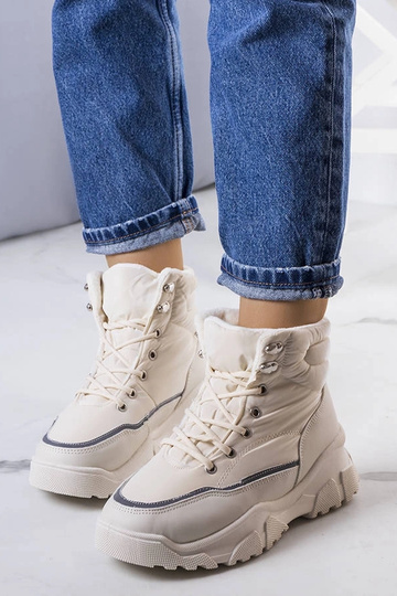 Kreemjas isolatsiooniga... 2