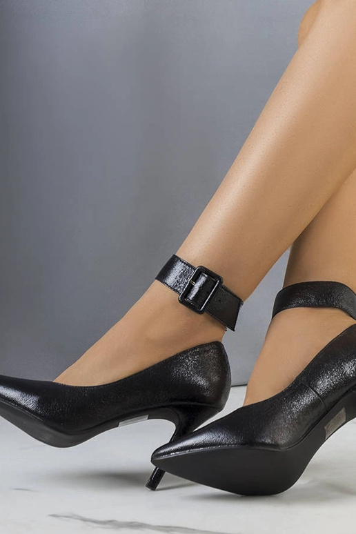 Mustad metallik Janin kontsad