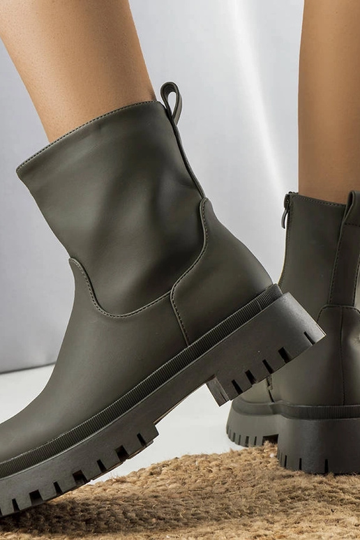 Rohelised isoleeritud poolsaapad Basil