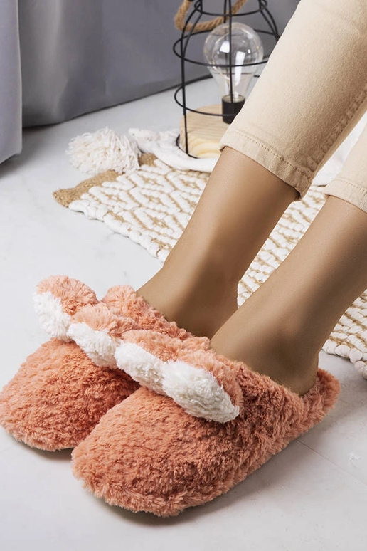 Jänese tumeroosad pehmed sussid