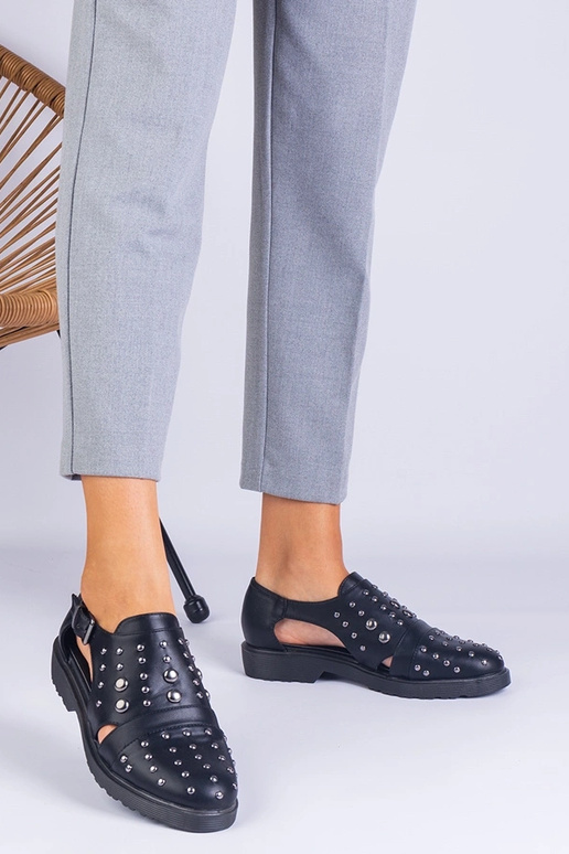 Mustad Eleana lõigatud kingad