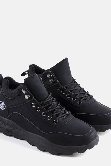 Mustad isoleeritud Aidani... 2