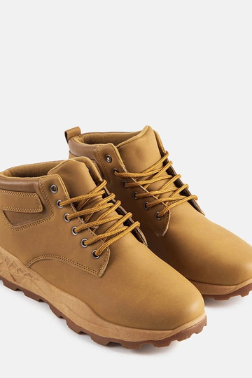 Pruunid Tristen isoleeritud... 2