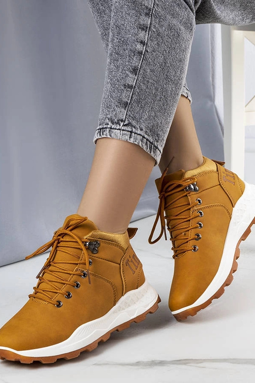 Pruunid soojustusega Adleri naiste...