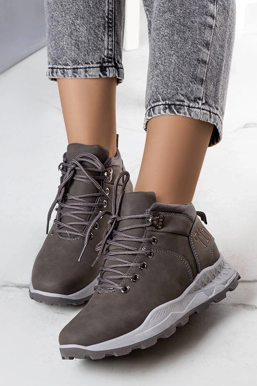 Adleri hallid soojustusega naiste saapad