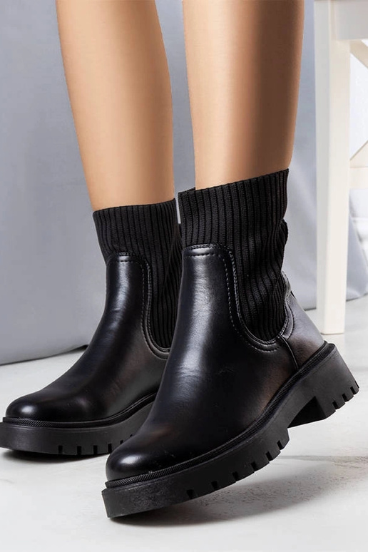 Mustad isoleeritud poolsaapad Caland