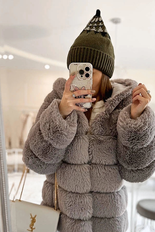 Tumeroheline Abneri müts