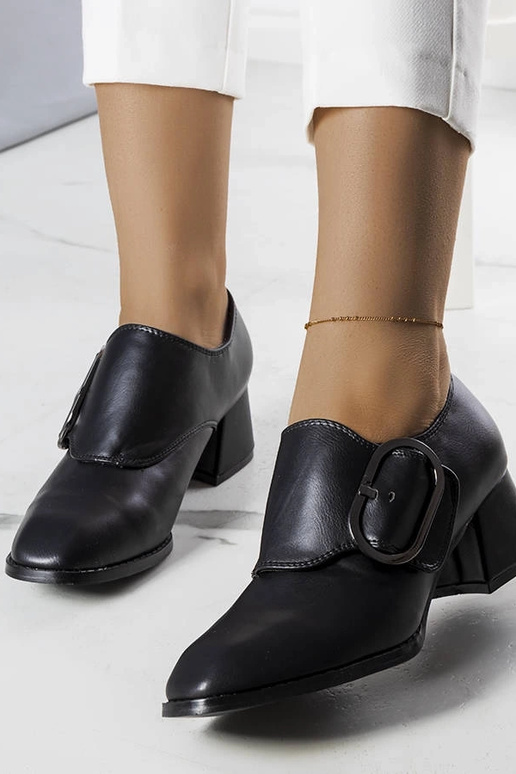 Ailani mustad kontsaga pumbad