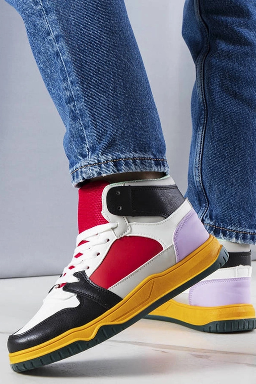 Elizabethi mustad ja punased kõrged... Elizabethi mustad ja punased kõrged...