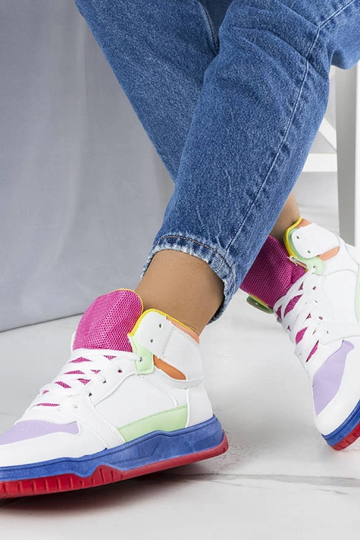 Elizabethi värvilised kõrged tossud