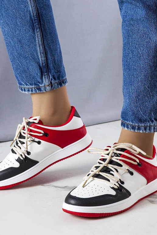 Mustad-punased retro sportkingad,...