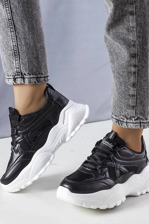 Mustad tossud massiivse Lorene tallaga Mustad tossud massiivse Lorene tallaga