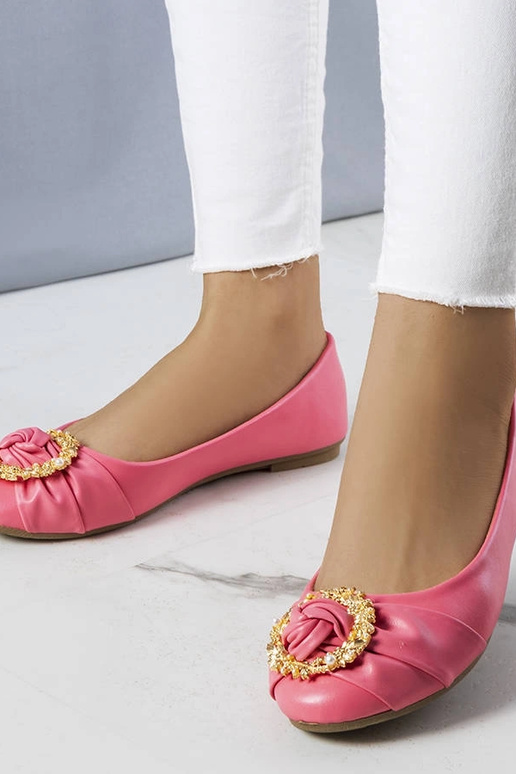 Roosad balletikorterid kuldse...