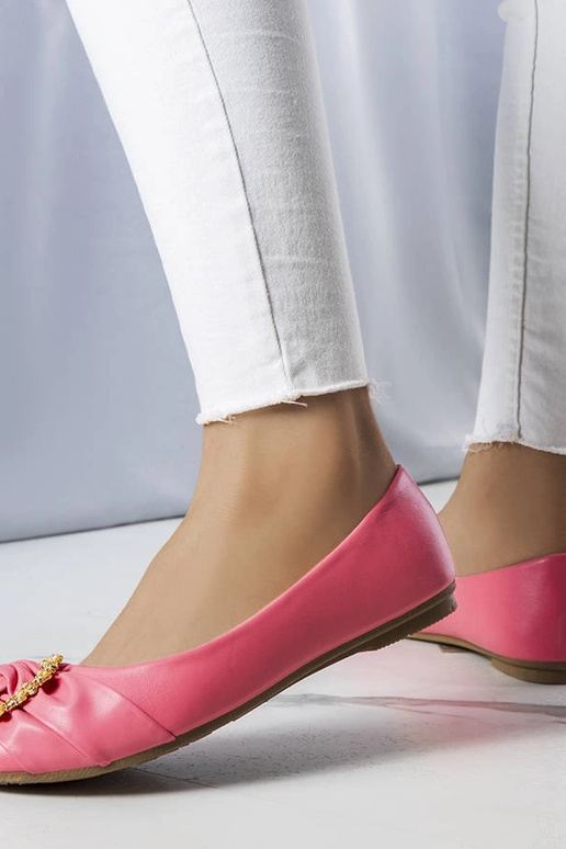 Roosad balletikorterid kuldse...