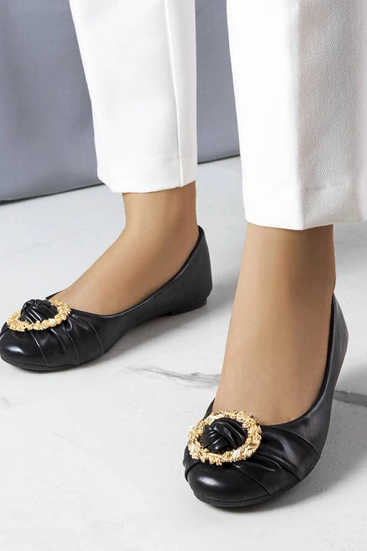 Mustad balletikorterid kuldse...