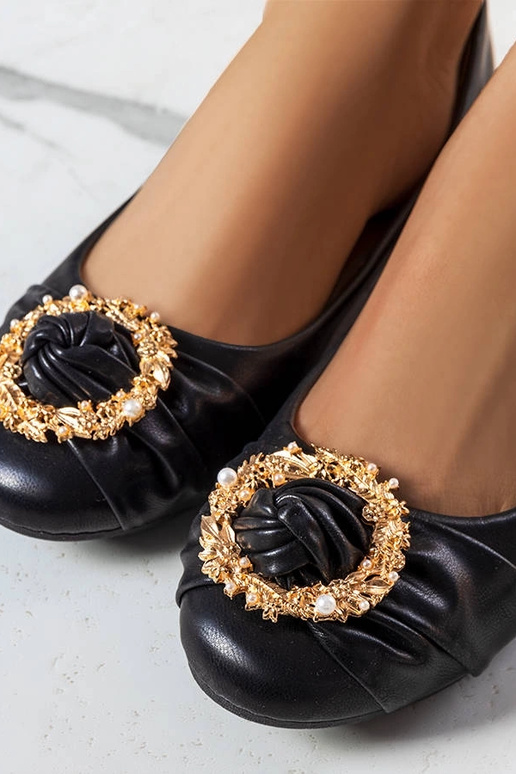 Mustad balletikorterid kuldse...