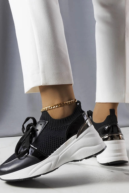 Mustad platvormi spordijalatsid, „Ann"