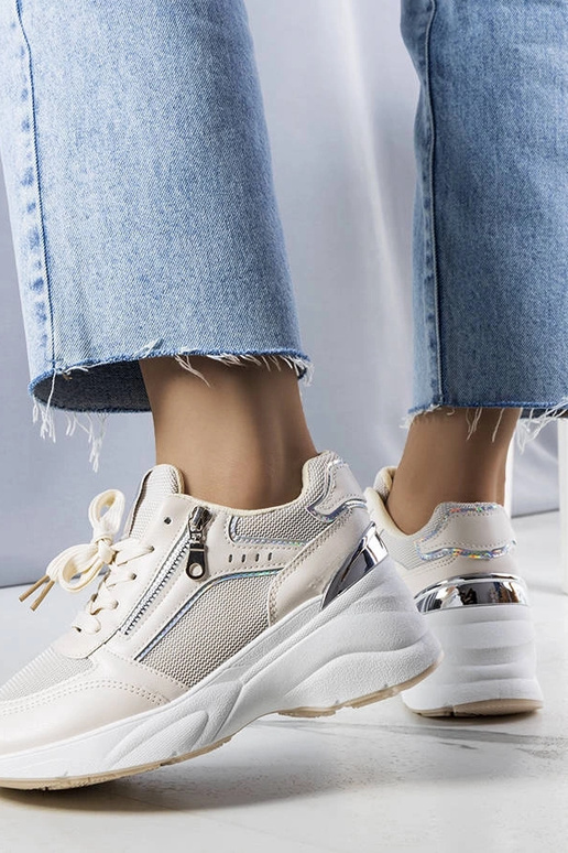 Stacey beežid kiiltossud Stacey beežid kiiltossud