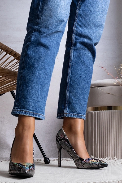 Ella hõbedased patenteeritud kontsad