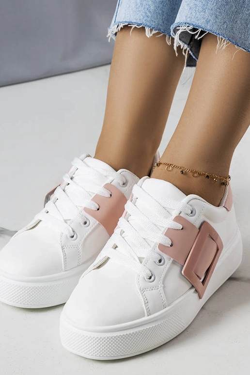 Valged tossud, mis on kaunistatud... Valged tossud, mis on kaunistatud...