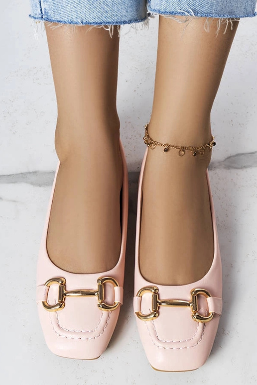 Roosad balletikorterid kuldse...