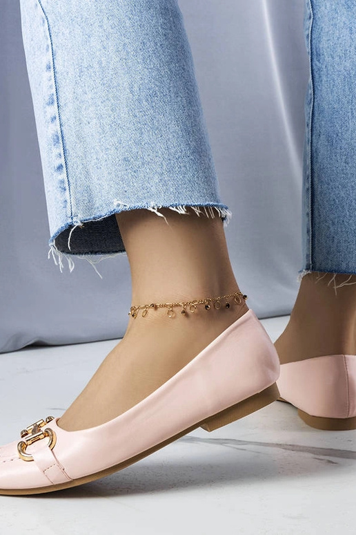 Roosad balletikorterid kuldse...