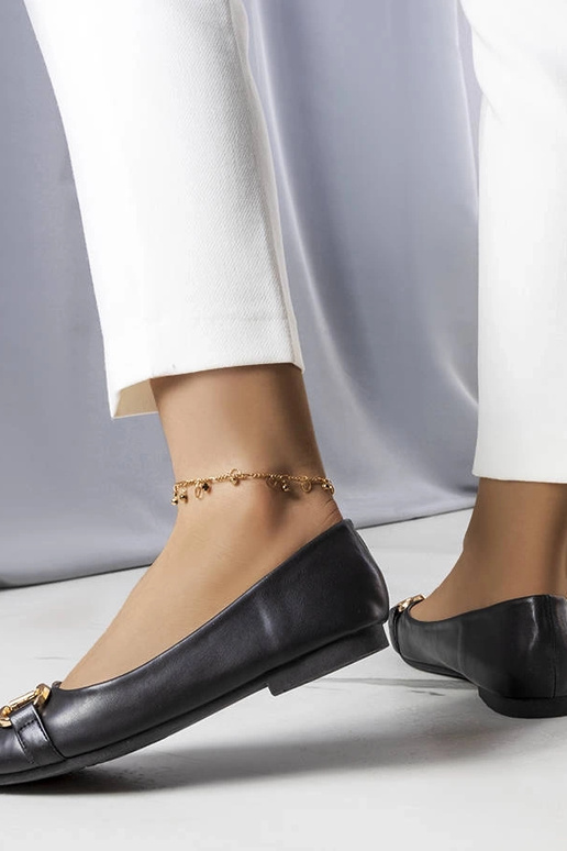 Mustad balletikorterid kuldse Irise...