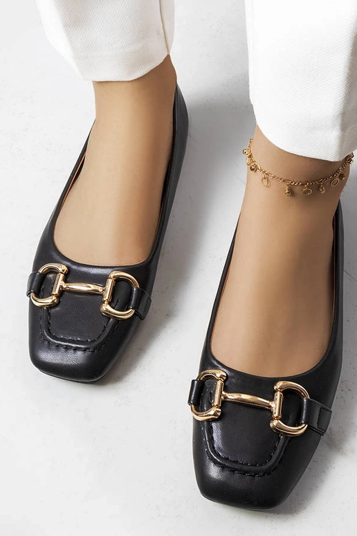 Mustad balletikorterid kuldse Irise...