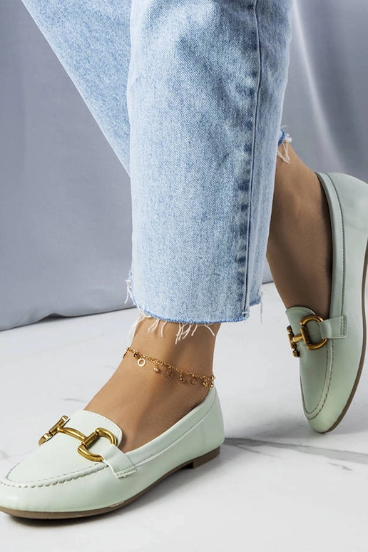 Rohelised pätsid kuldse kaunistusega...