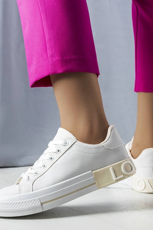 Valged ja beežid tossud, mida...