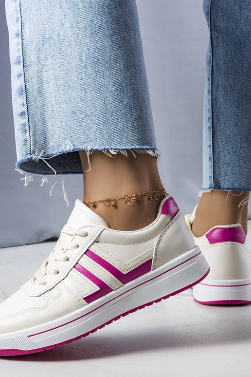 Roosade sisetükkidega kreemjad tossud...