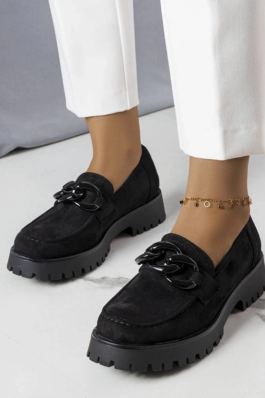 Arpini ketiga kaunistatud mustad isandad