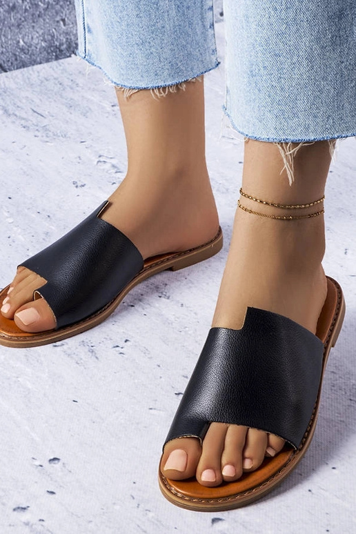 Mustad sussid ebaühtlase varrega,...