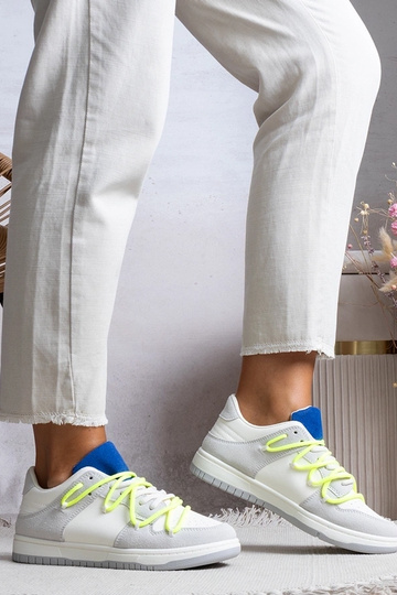 Hallid naiste tossud...