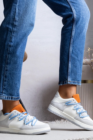 Hallid naiste tossud...