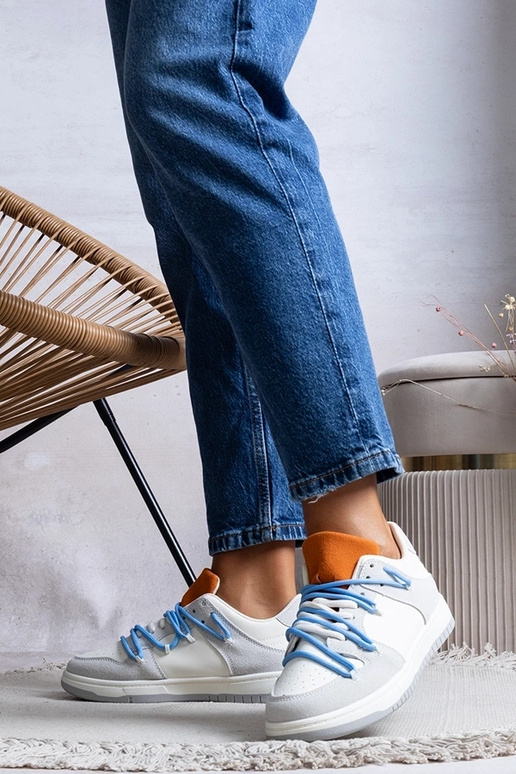 Hallid naiste tossud sinised paelad...