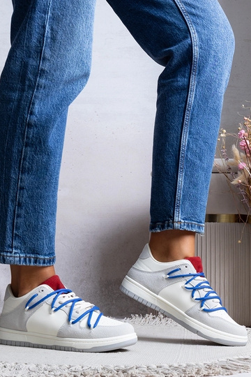 Hallid naiste tossud tossud...