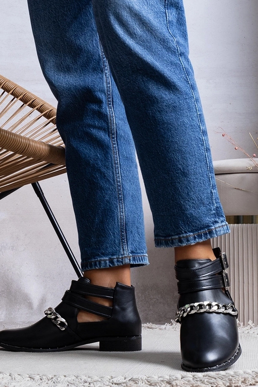 Mustad Ratté väljalõikega poolsaapad