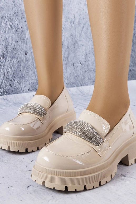 Liivakarva lakitud poolsaapad...