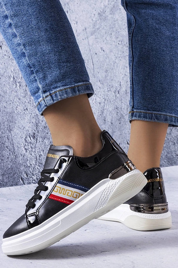 Mustad kingad lakknahast... 2