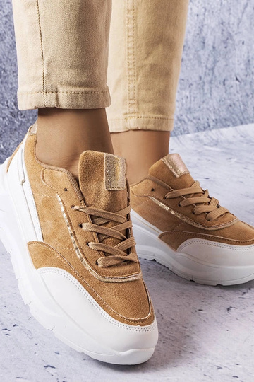 Kreemjad kunstsuede...