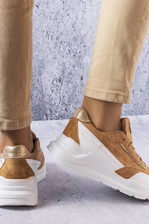 Kreemjad kunstsuede sportlikud... Kreemjad kunstsuede sportlikud...