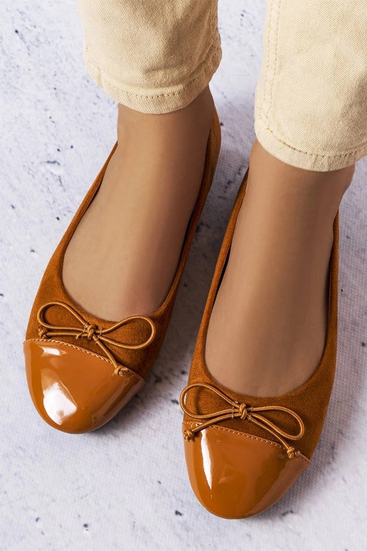 Pruun lakk-varvas balletikorterid Simard