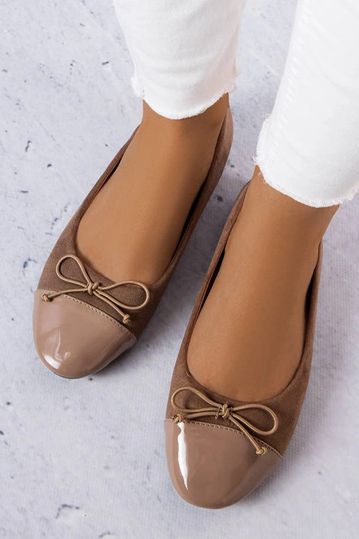 Pruun lakk-varvas balletikorterid Simard