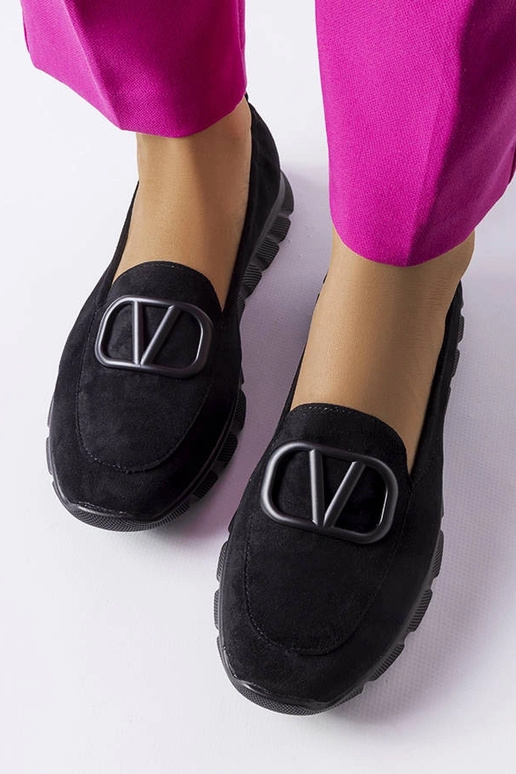 Mustad libistatavad spordijalatsid,...