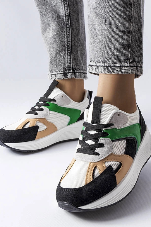 Mustad spordijalatsid erinevatest...